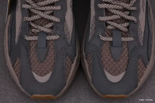 hype V2 'Mauve' 700 Yeezy Boost GZ0724 ADIDAS 0513